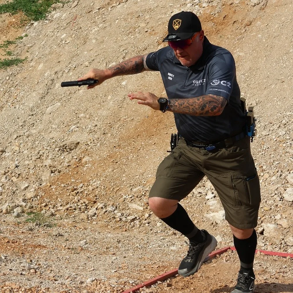 Horst P. Beck in Bewegung beim IPSC-Training